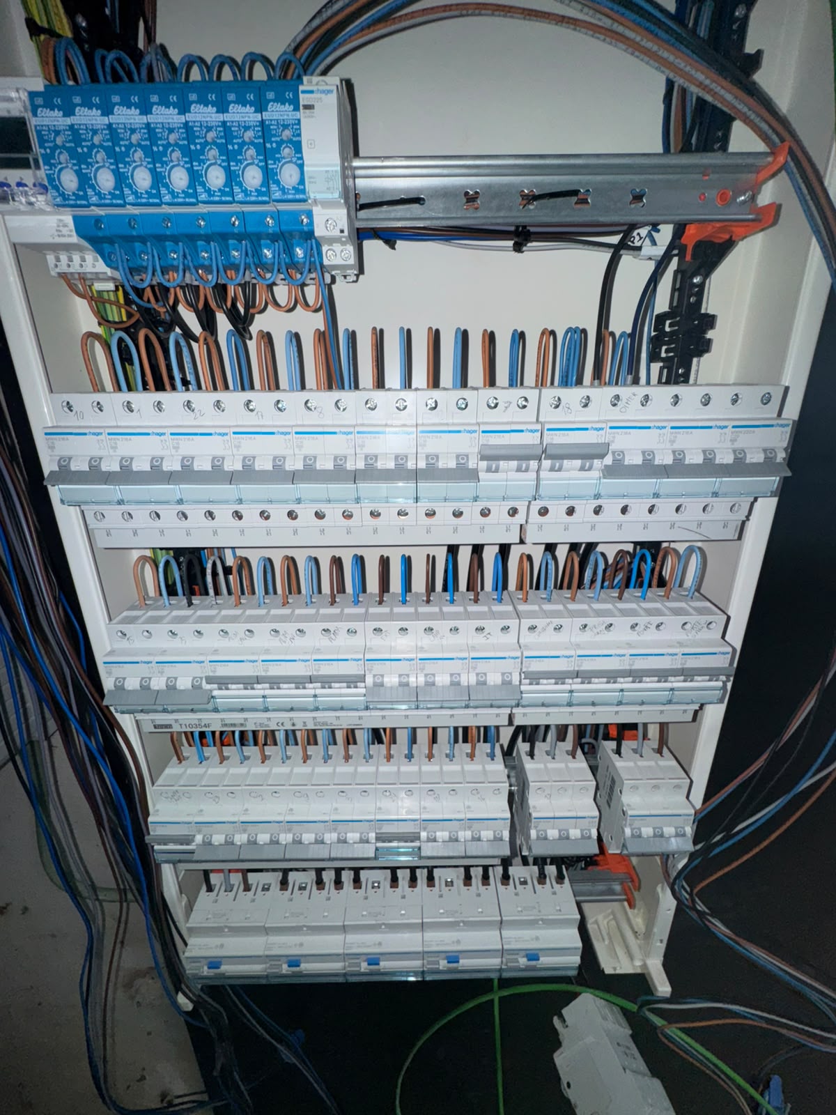 Photo de chantier et tableau électrique